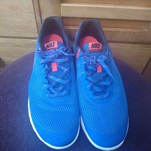 Mens Nike Running Shoes.